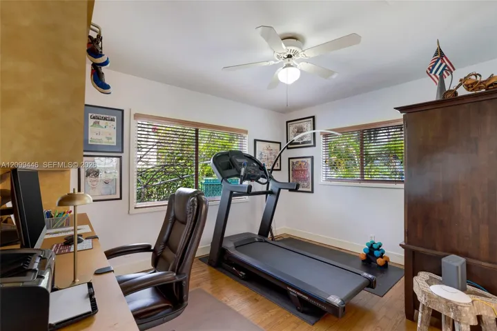 Bedroom/office