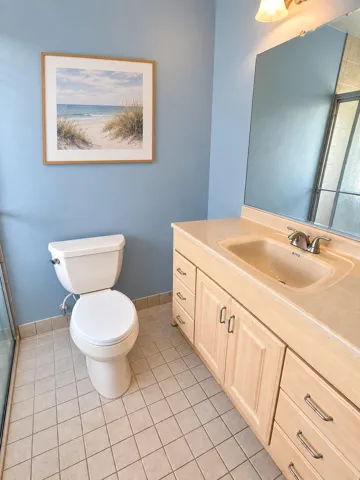 Bathroom 3 / 2nd Master Bathroom