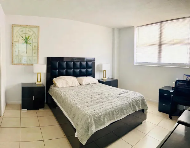 02_bedroom