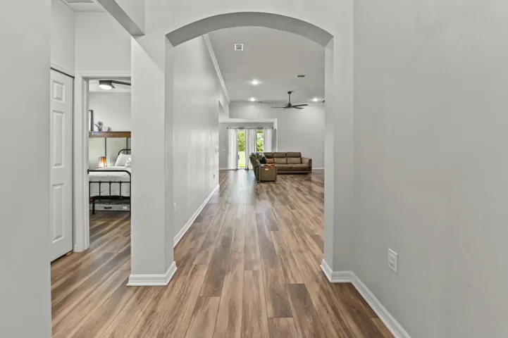 Arched foyer entry