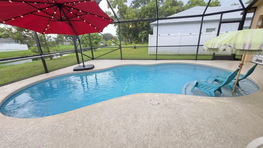 1702 SE N Blackwell Dr (21)