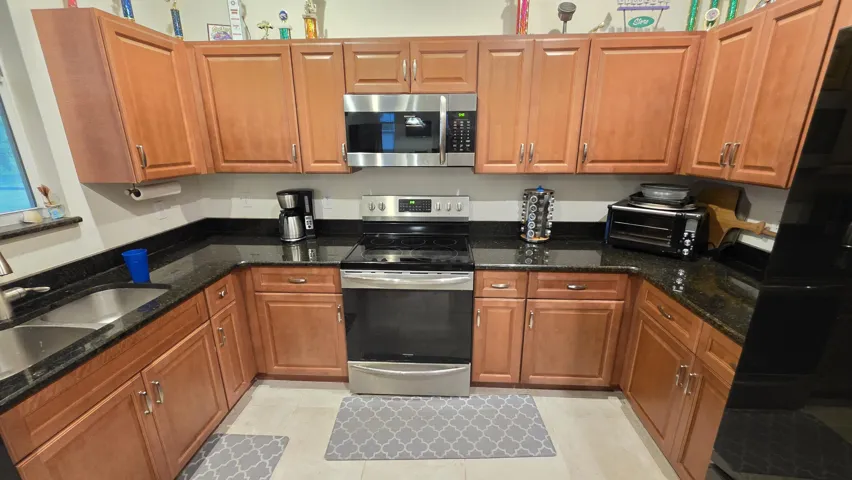 1702 SE N Blackwell Dr (4)