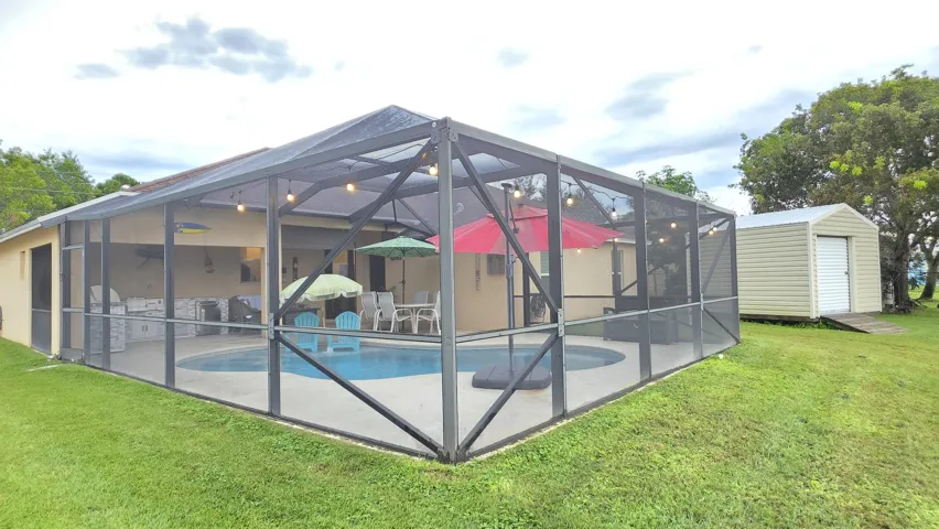 1702 SE N Blackwell Dr (24)