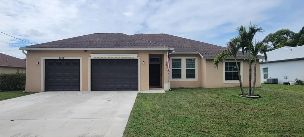 1702 SE N Blackwell Dr (28)