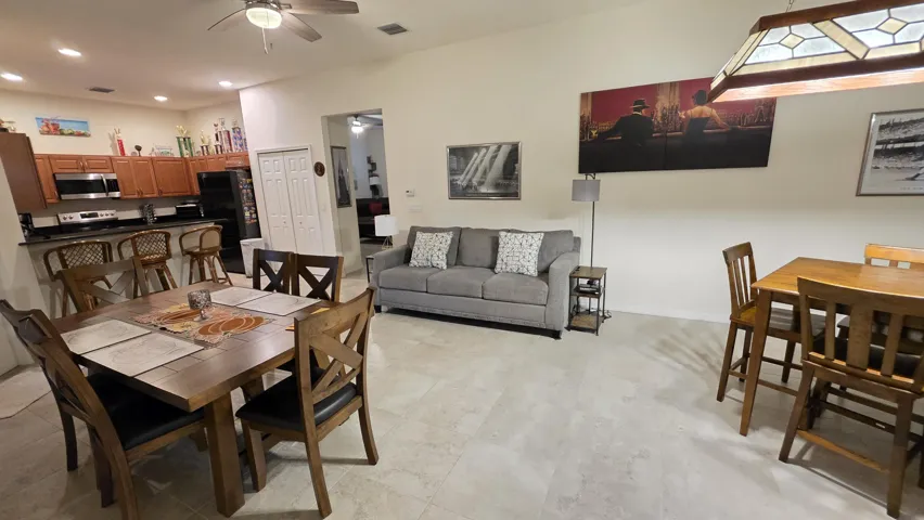 1702 SE N Blackwell Dr (8)