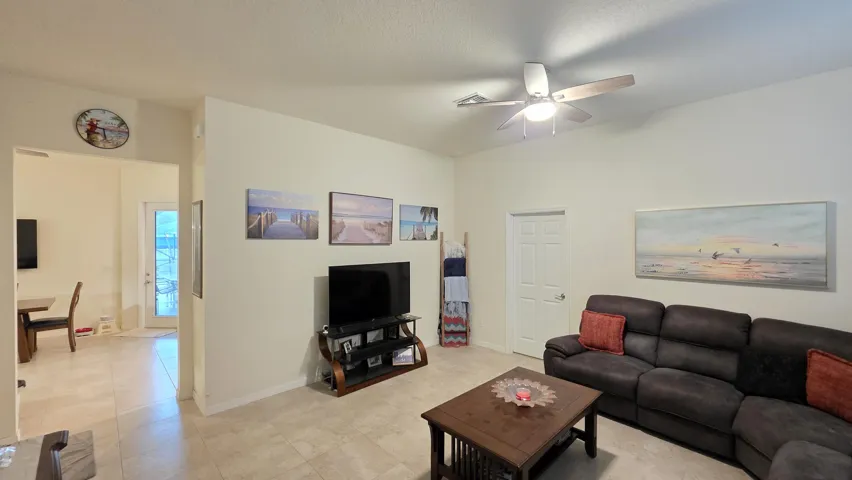 1702 SE N Blackwell Dr (2)