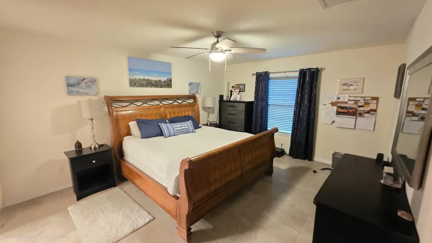 1702 SE N Blackwell Dr (13)