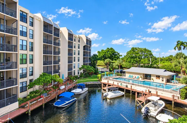 The Waterside Pool