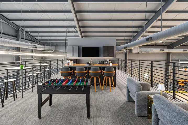 MEZZANINE WITH BAR AND LOUNGE
