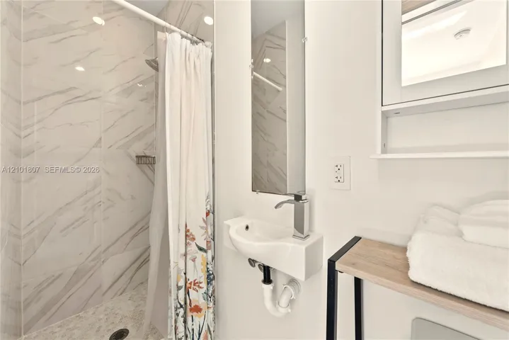Maid's Bath