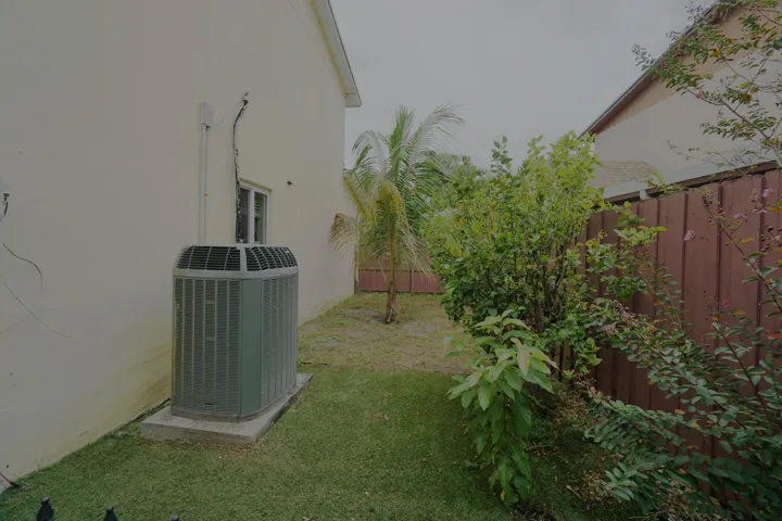 Left side of the patio, No cero Lot
