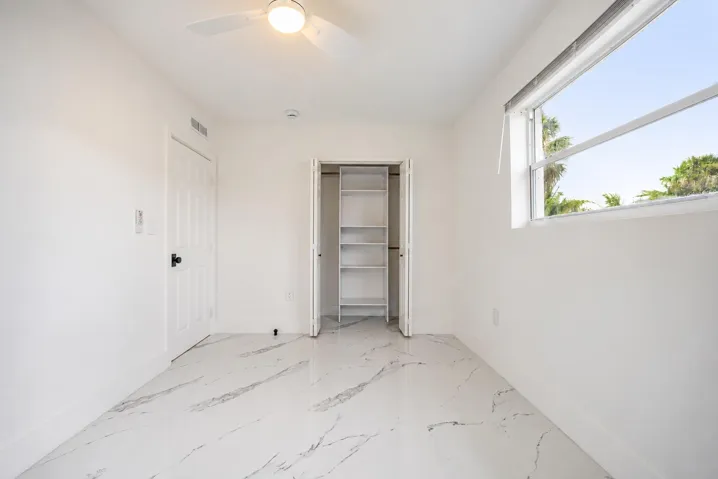 3370 bedroom 3 closet light on