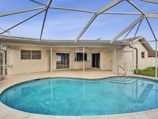 Pool 4