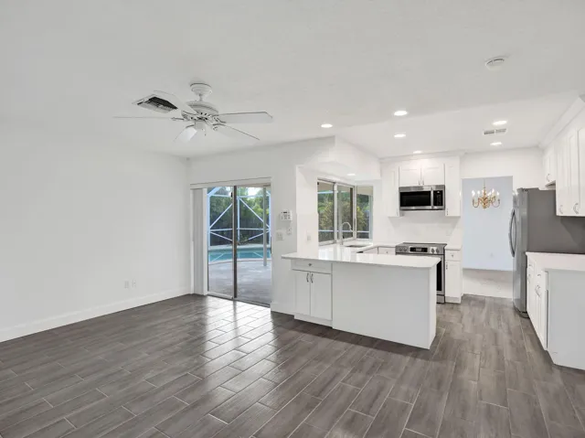 Family Room kitchen