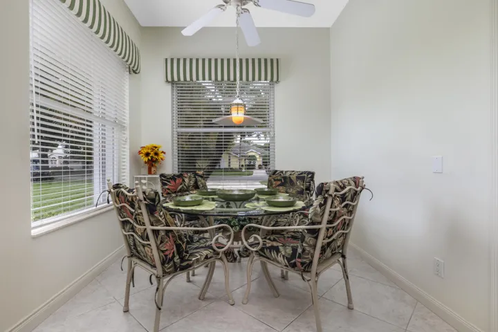 Breakfast Nook/Dine-In Kitchen