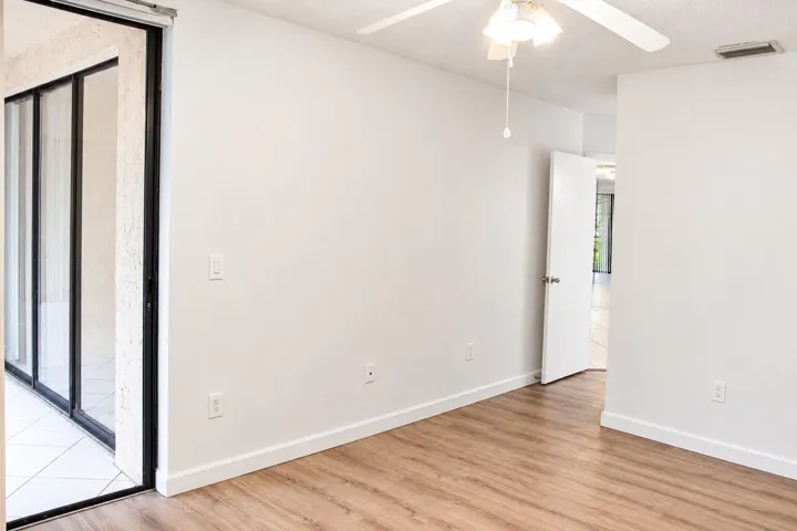 Bright Empty Apartment Interior (1)