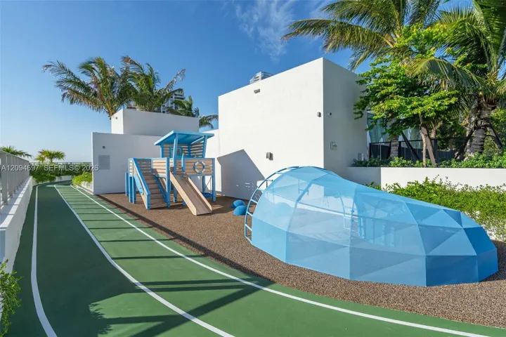 1/4-mile walking track