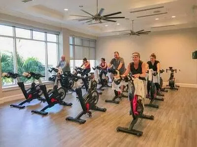 Fitness_Cycing_Class_