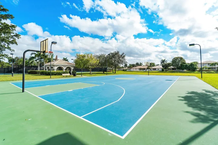 Isles at Wellington - basketball court