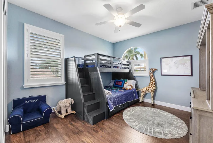 2nd bedroom