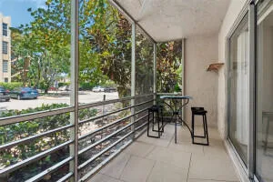 Private screened patio off living area