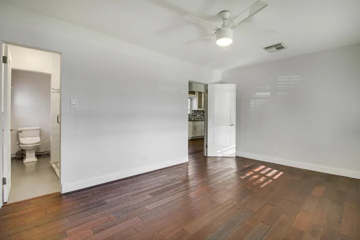 Master​​‌​​​​‌​​‌‌​‌‌​​​‌‌​‌​‌​‌​​​‌​​ Bedroom