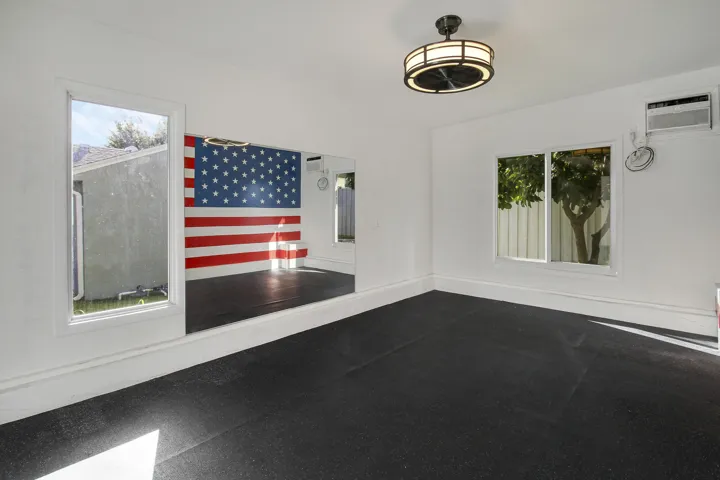 Gym, Home Office, Hobby room