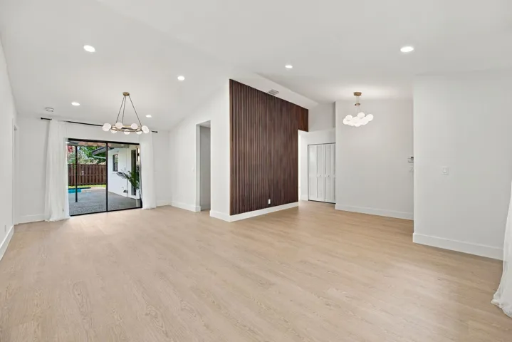 12-web-or-mls-10742-nw-18th-ct