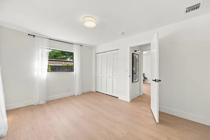 41-web-or-mls-10742-nw-18th-ct
