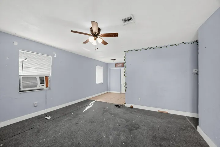 15_26438_SW_134th_Ave-Living_room-0293
