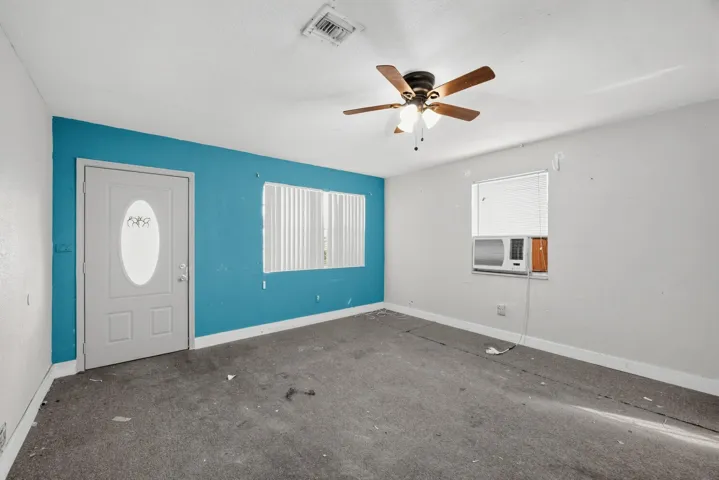 17_26438_SW_134th_Ave-Living_room-0308