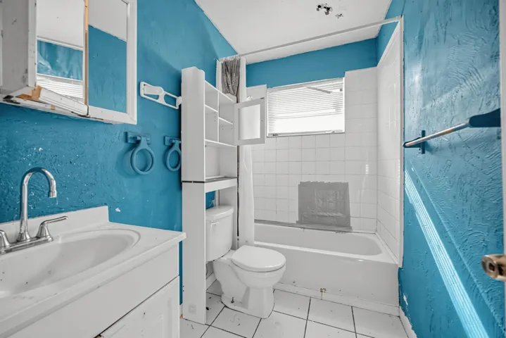 28_26438_SW_134th_Ave-Bathroom-0313