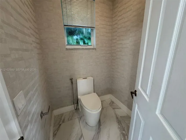 Photo 34
