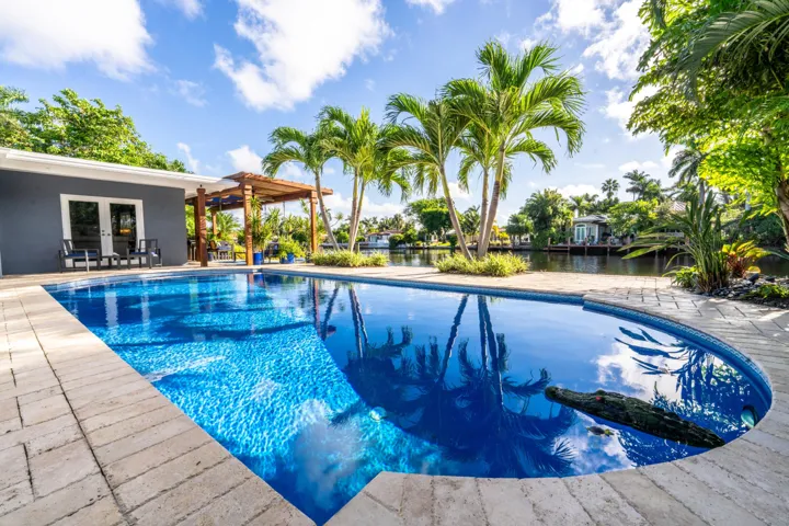 034-017-Pool-4000x2667