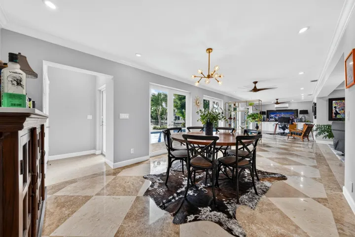 020-037-Dining Room-4000x2666