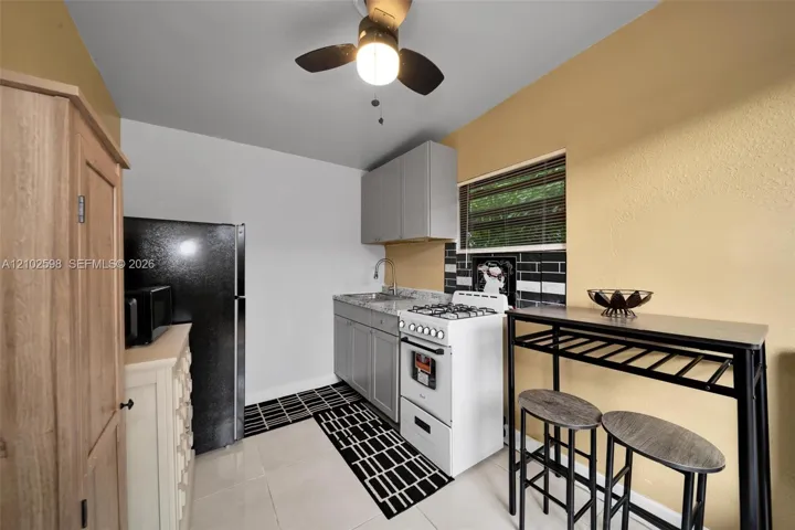 Efficient kitchenette