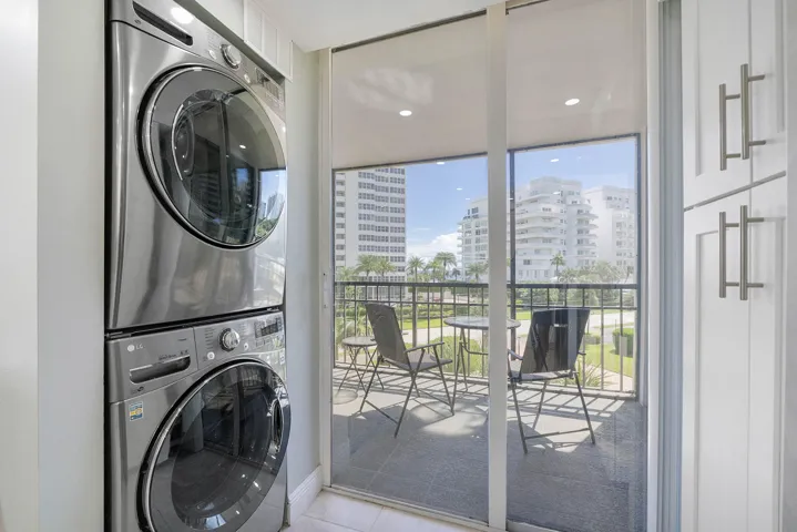 Convenient full size LG washer & dryer