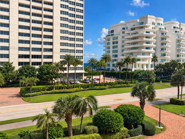 Ocean view and Beach access