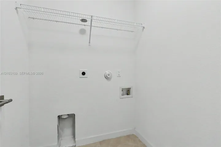 Photo 34