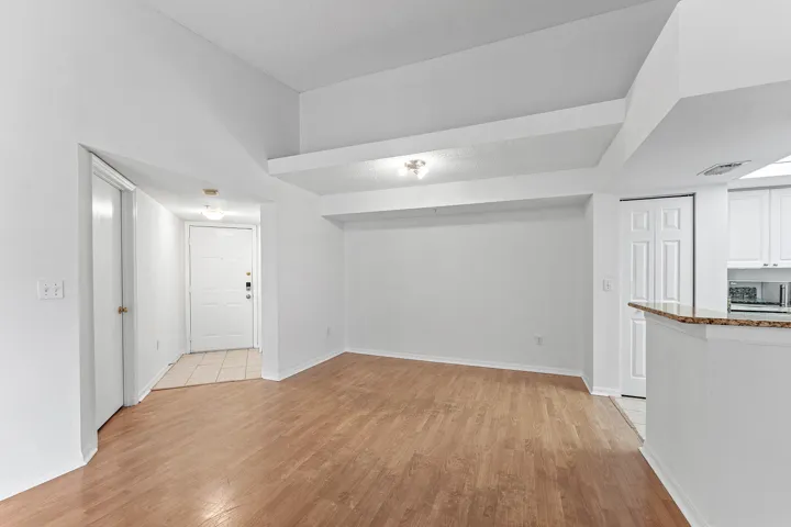 005-200CrestwoodCourtNorth-211-RoyalPalm