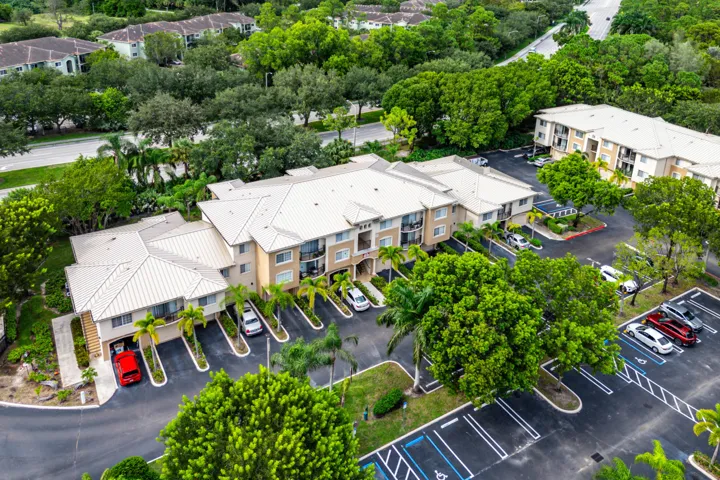 032-200CrestwoodCourtNorth-211-RoyalPalm