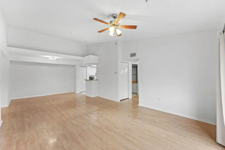 011-200CrestwoodCourtNorth-211-RoyalPalm