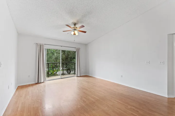 006-200CrestwoodCourtNorth-211-RoyalPalm