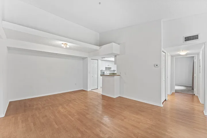008-200CrestwoodCourtNorth-211-RoyalPalm