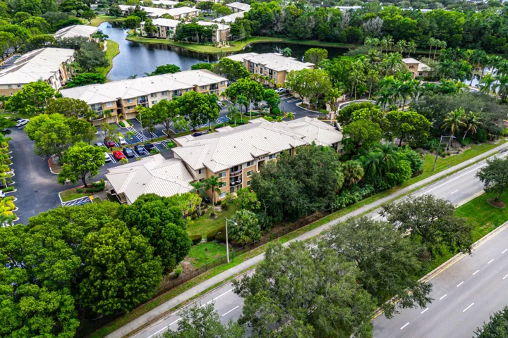 036-200CrestwoodCourtNorth-211-RoyalPalm
