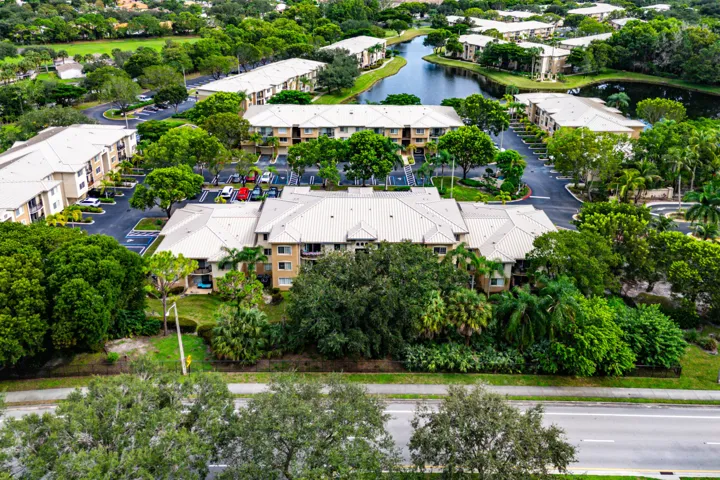 037-200CrestwoodCourtNorth-211-RoyalPalm