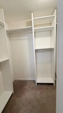 11-walkin-closet