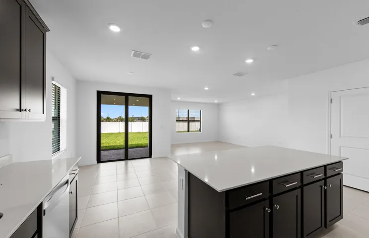 SWFL_CX_CAL_09600_Hanover_Kitchen 3