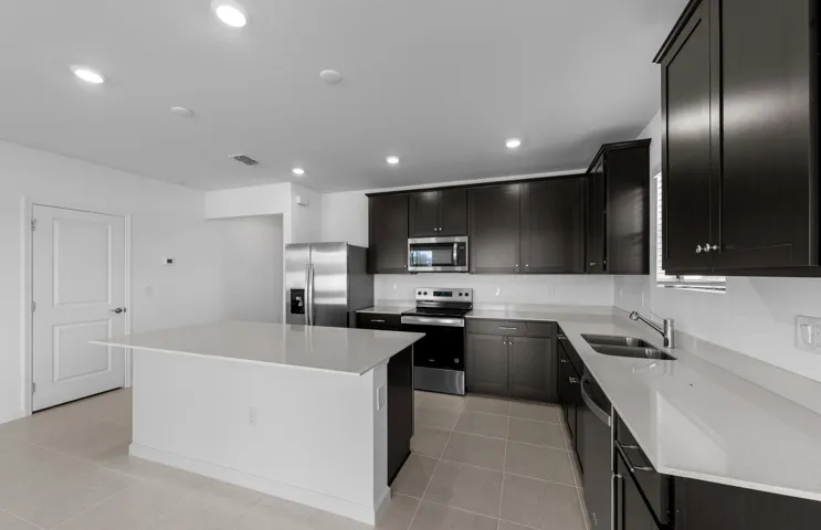 SWFL_CX_CAL_09600_Hanover_Kitchen 4