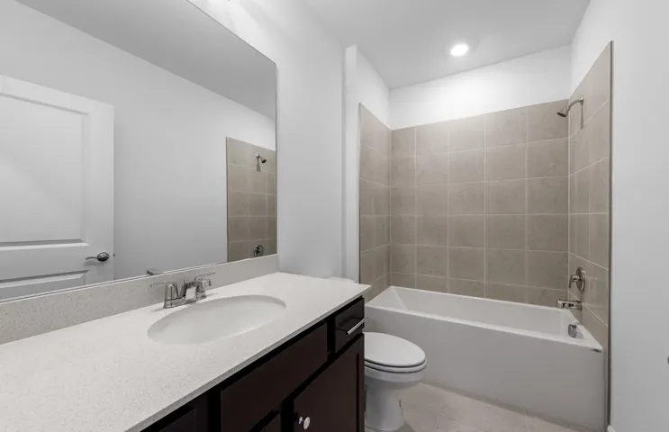 SWFL_CX_CAL_09600_Hanover_Bath 2
